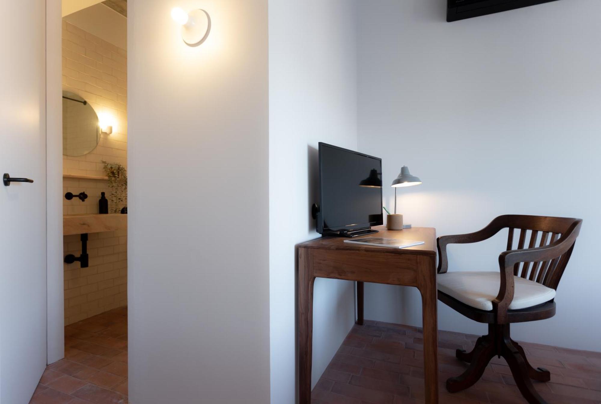 Columbano - Boutique Ensuites, Cokitchen & Parking Gæstehus *